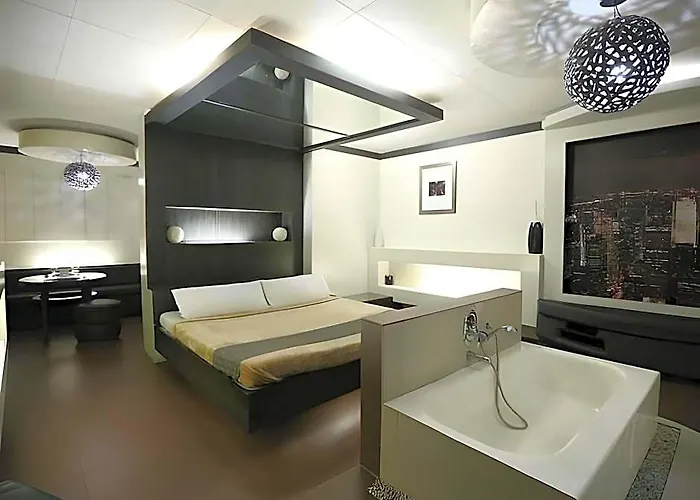 Victoria Court - Pasig Hotel Manila